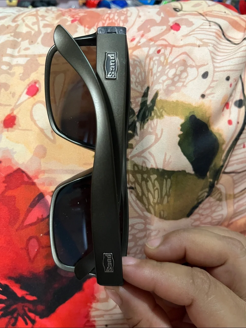 Men's Black Frame Sunglasses with Blue Mirrored Lenses - Classic Sport Style